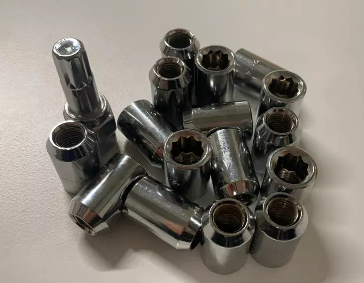 Mutterisarja 12mm x 1.50mm sis työkalu - Mutterisarjat mönkijän vanteisiin - 157931 - 1