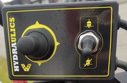 Kelluntaominaisuus nostosylinteriin - Mönkijän hydrauliikka - 136919 - 1